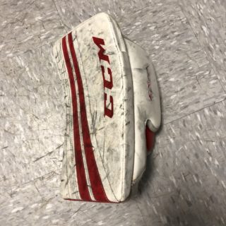 CCM Extreme Flex 400 Jr Blocker